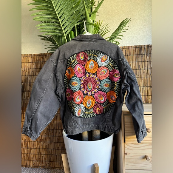 VGUC Free People Oversized Storm Wash Embroidered Black Denim Jacket size XS - Picture 2 of 9